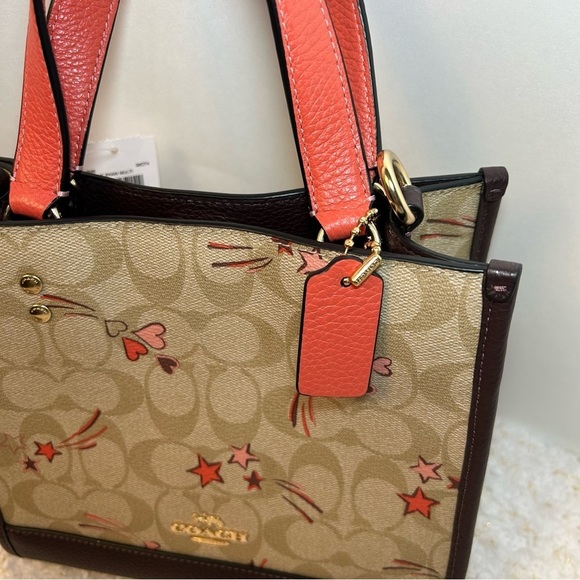 Giftable Coach Dempsey Tote 22 In Signature Canvas With Heart And Star Print - Picture 8 of 15